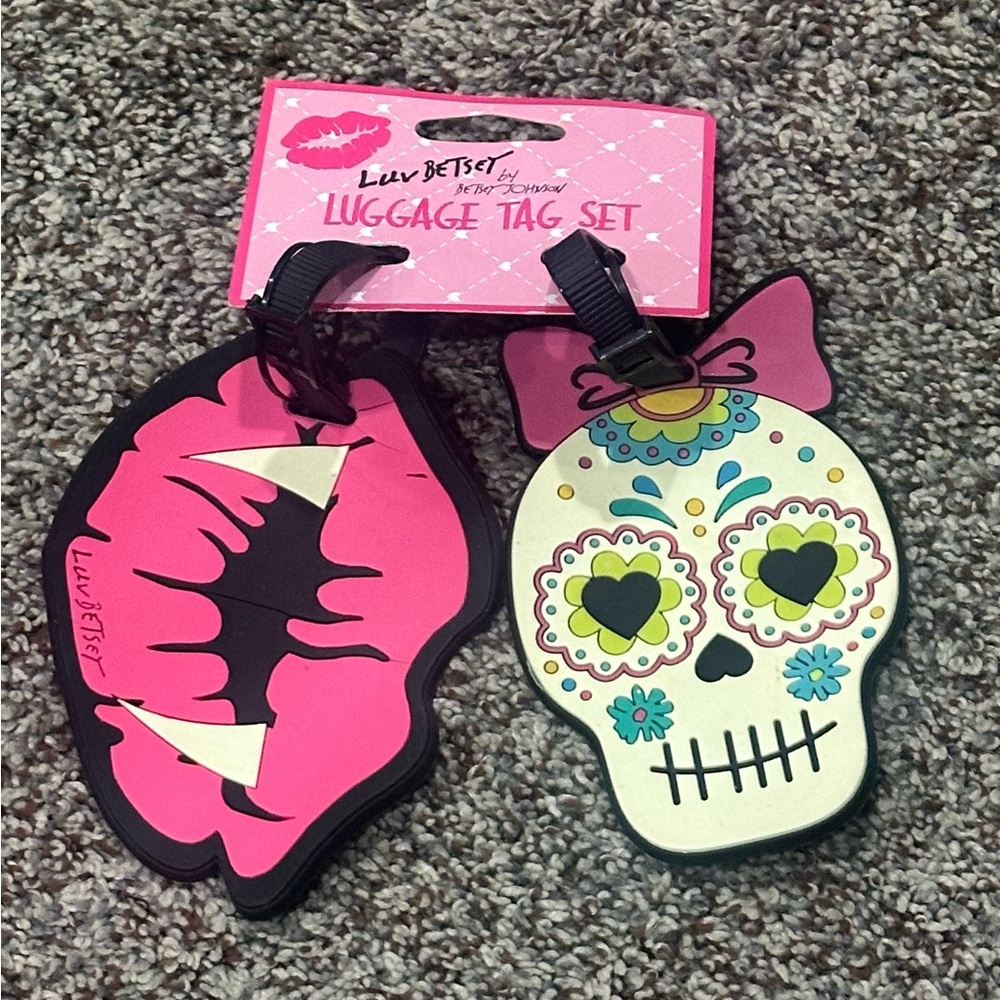 NWT Betsey Johnson Luggage Tag Set